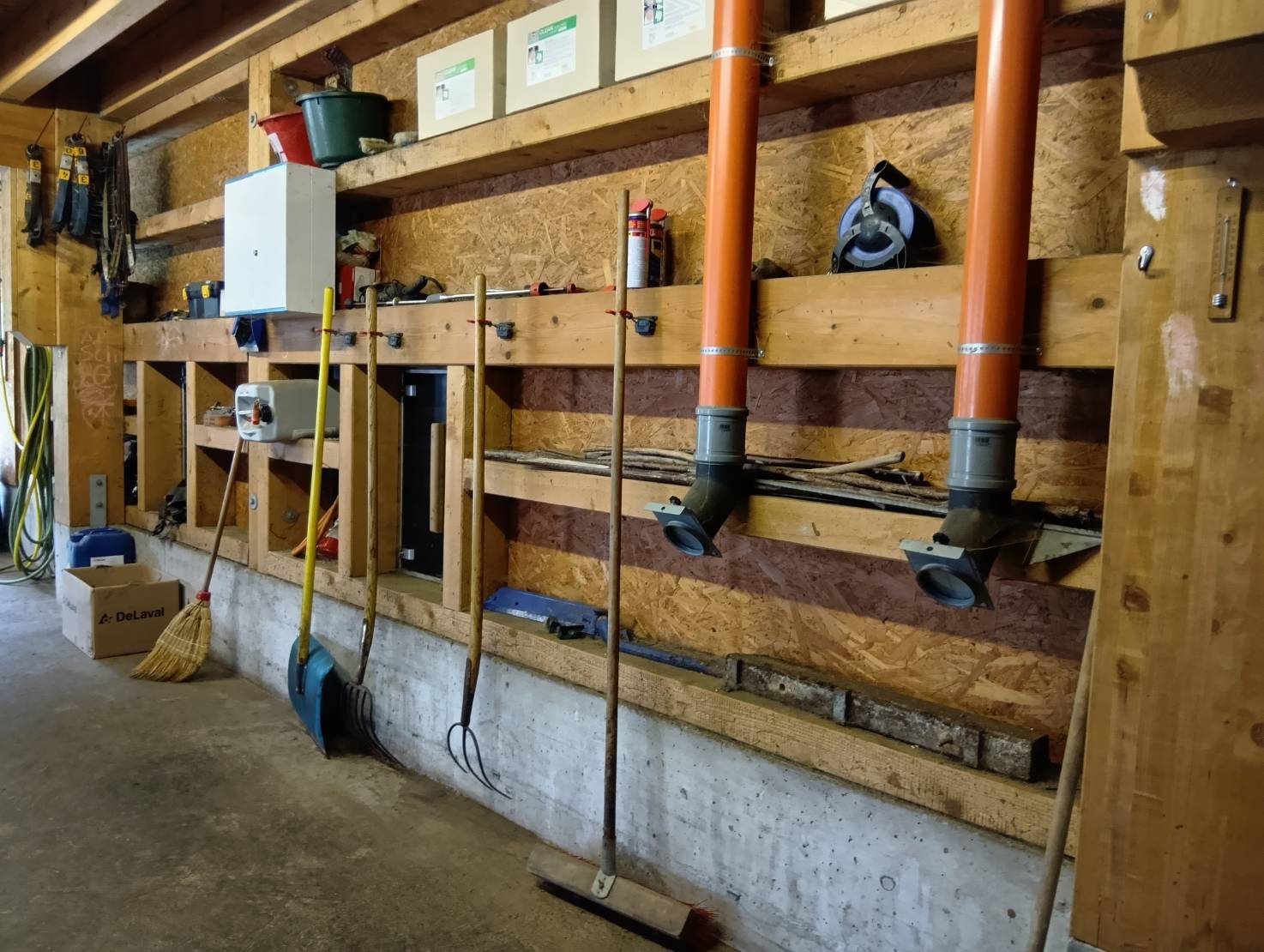 整理整頓が行き届いた牛舎